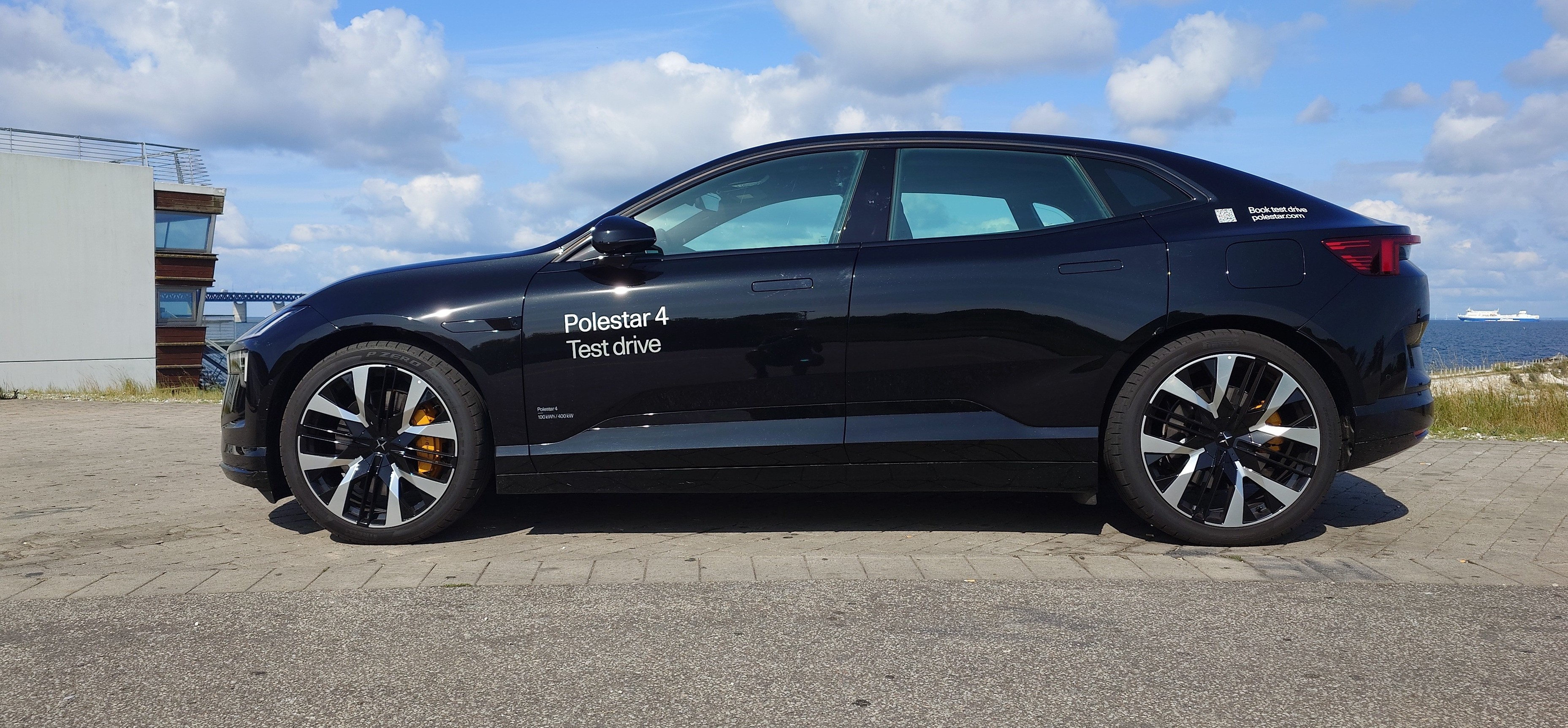 Polestar 4 - Eldriven och kraftfull SUV-coupé
